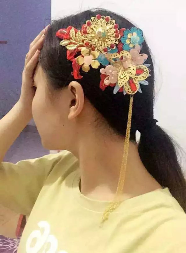 來自新世紀化妝部的飾品