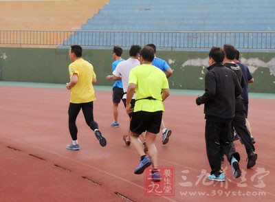 運(yùn)動(dòng)時(shí)，身體可以分泌出較多的荷爾蒙